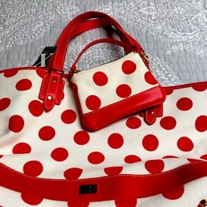 MAXX New York Handbag w/change purse